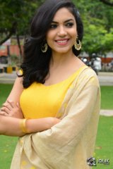Ritu Varma At Pelli Chupulu Movie Abhinandhana Sabha